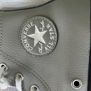 Converse Chuck Taylor All Star Malden Street. - Heirloom Silver. Size 2 youth